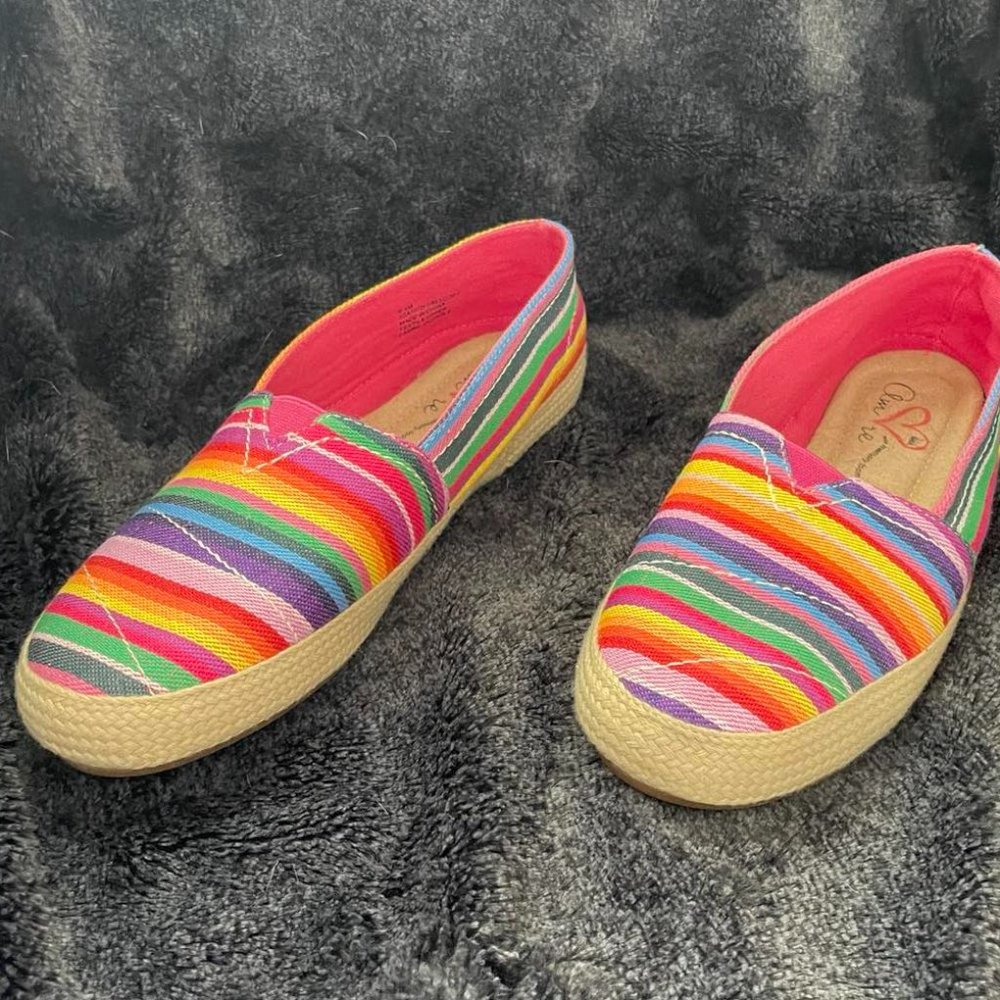 Canvas Slip-on Shoes, Size 8.5